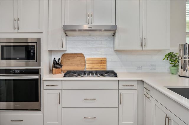 436 Sawtooth Mountain WAY, Dripping Springs, TX 78620