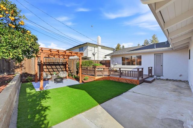 1765 Linnet Lane, Sunnyvale, CA 94087