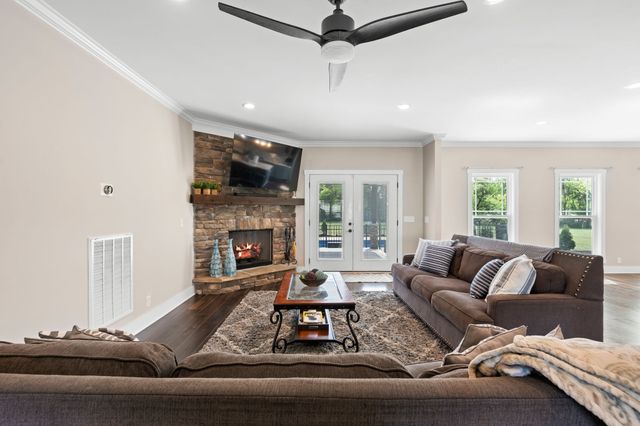 2527 Landis Ct, Murfreesboro, TN 37128