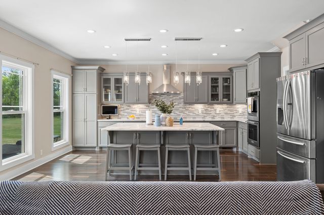 2527 Landis Ct, Murfreesboro, TN 37128