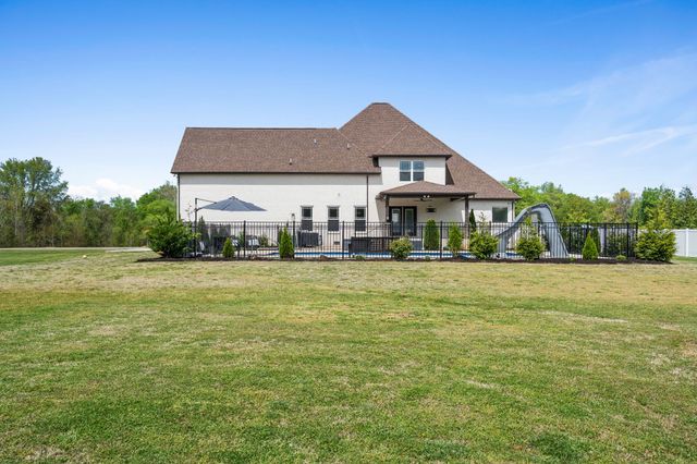 2527 Landis Ct, Murfreesboro, TN 37128
