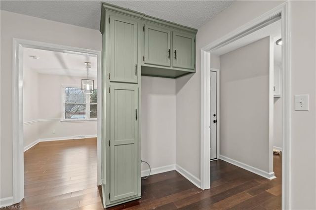 4109 Oak Hollow Drive, High Point, NC 27265