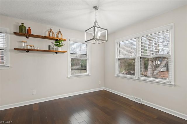 4109 Oak Hollow Drive, High Point, NC 27265