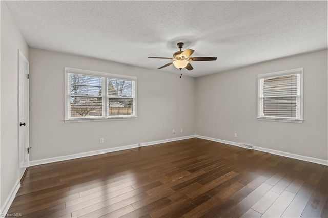 4109 Oak Hollow Drive, High Point, NC 27265