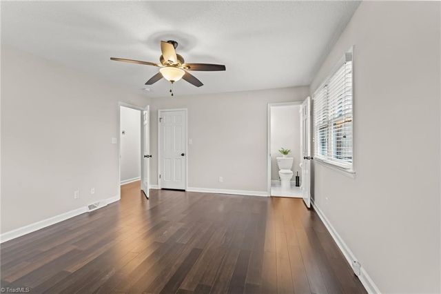 4109 Oak Hollow Drive, High Point, NC 27265