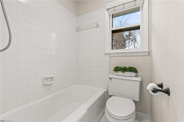 4109 Oak Hollow Drive, High Point, NC 27265