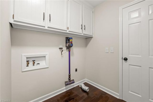 4109 Oak Hollow Drive, High Point, NC 27265