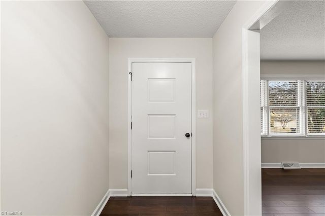 4109 Oak Hollow Drive, High Point, NC 27265