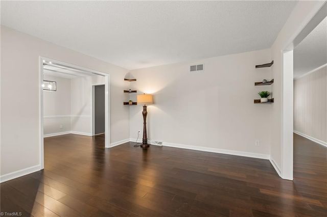 4109 Oak Hollow Drive, High Point, NC 27265