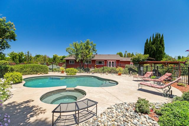 27701 S Fairoaks Rd, Tracy, CA 95304