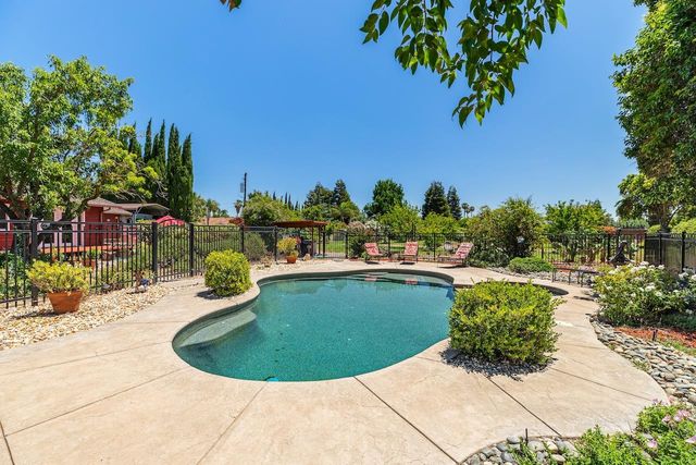 27701 S Fairoaks Rd, Tracy, CA 95304