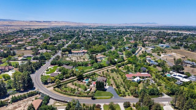 27701 S Fairoaks Rd, Tracy, CA 95304