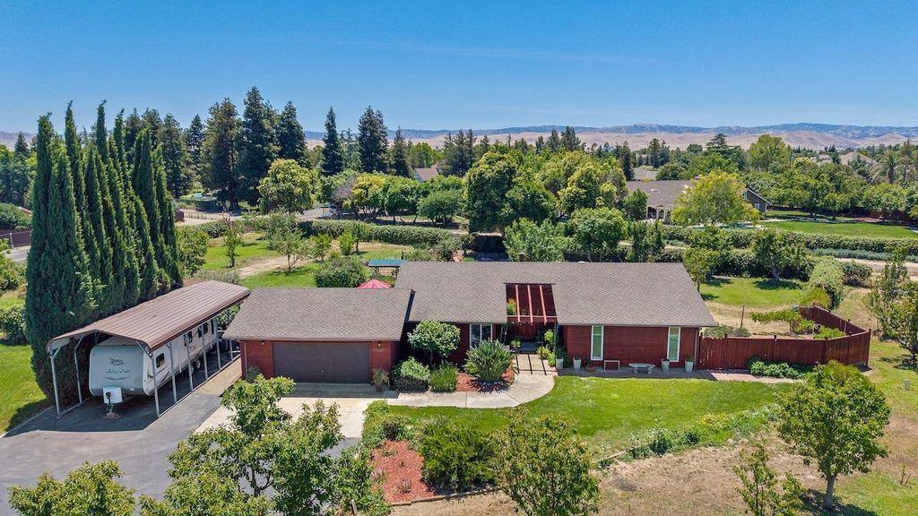 27701 S Fairoaks Rd, Tracy, CA 95304