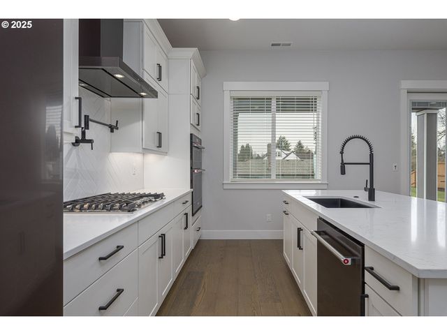 15217 Se TOWERS Ter, Milwaukie, OR 97267