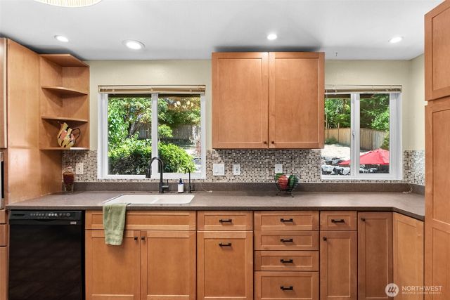 118 Lila Street, Steilacoom, WA 98388
