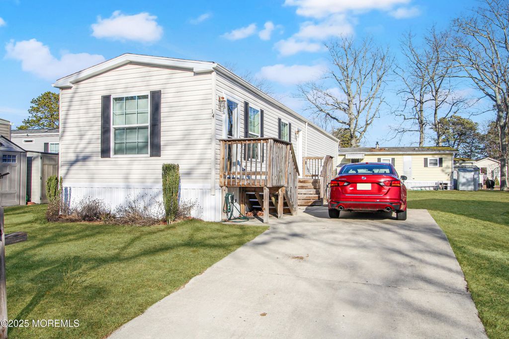 14 Muskrat Place, Manchester, NJ 08759