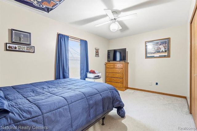 9008 Sussex Street, White Lake, MI 48386