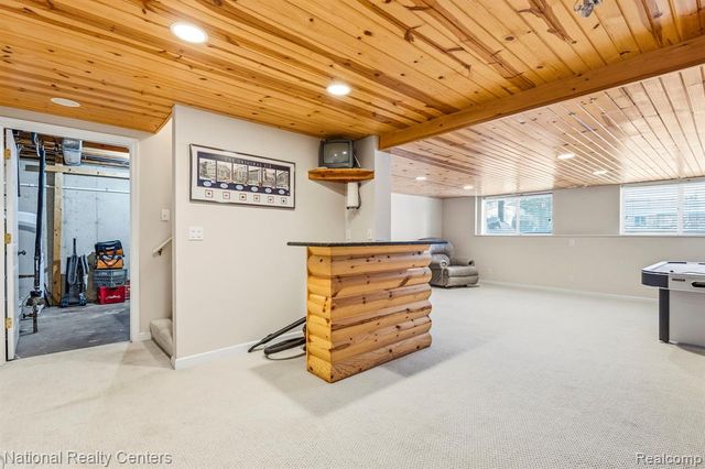 9008 Sussex Street, White Lake, MI 48386