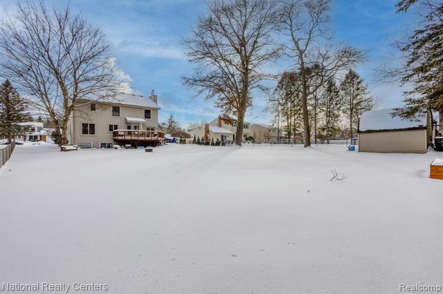 9008 Sussex Street, White Lake, MI 48386