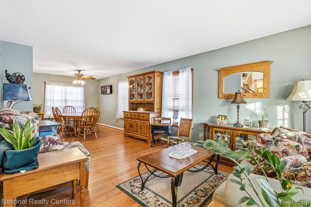 9008 Sussex Street, White Lake, MI 48386