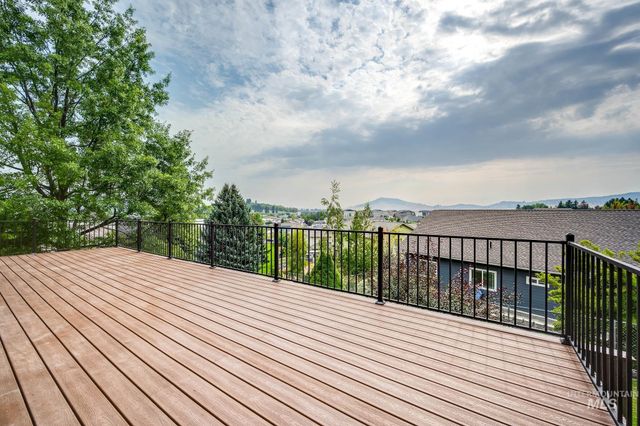 1640 Lorien Lane, Moscow, ID 83843