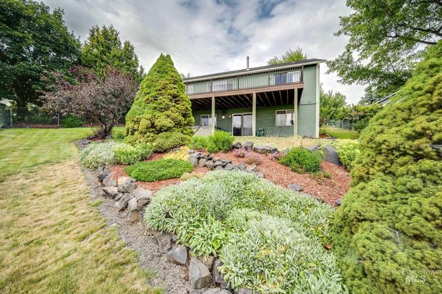 1640 Lorien Lane, Moscow, ID 83843