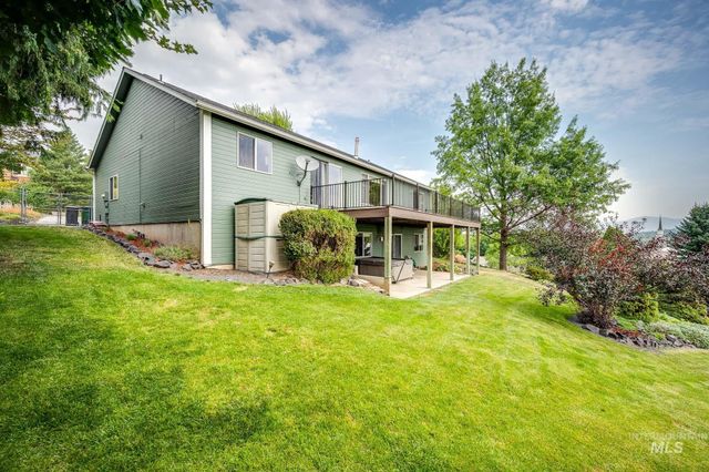 1640 Lorien Lane, Moscow, ID 83843