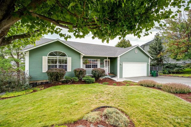 1640 Lorien Lane, Moscow, ID 83843