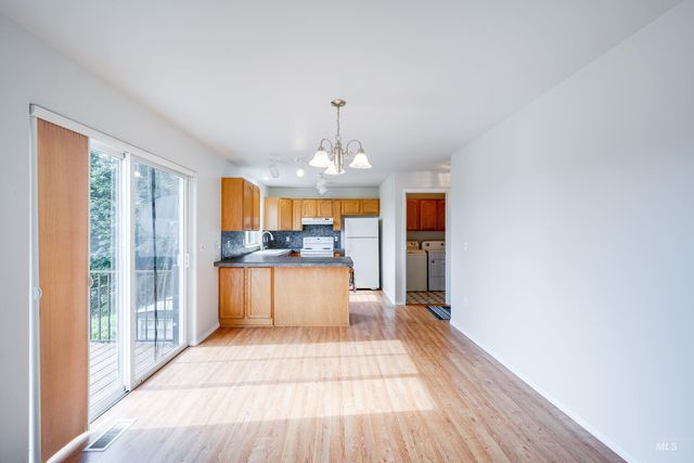 1640 Lorien Lane, Moscow, ID 83843