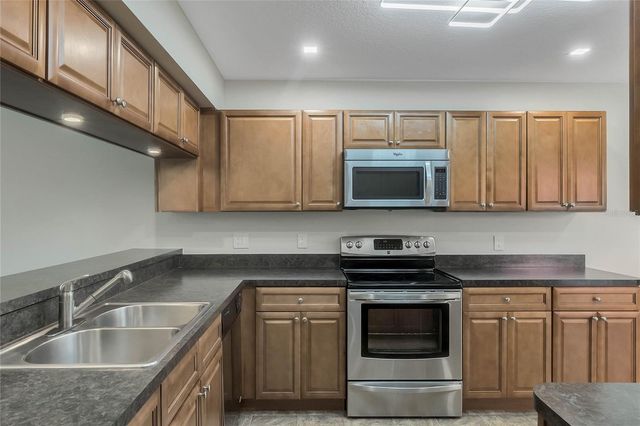 8235 AMBROSE COVE WAY, Orlando, FL 32819