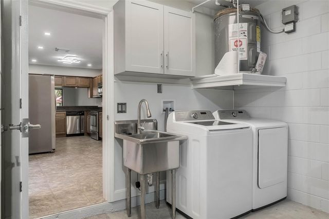 8235 AMBROSE COVE WAY, Orlando, FL 32819