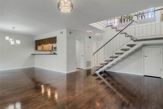 8235 AMBROSE COVE WAY, Orlando, FL 32819