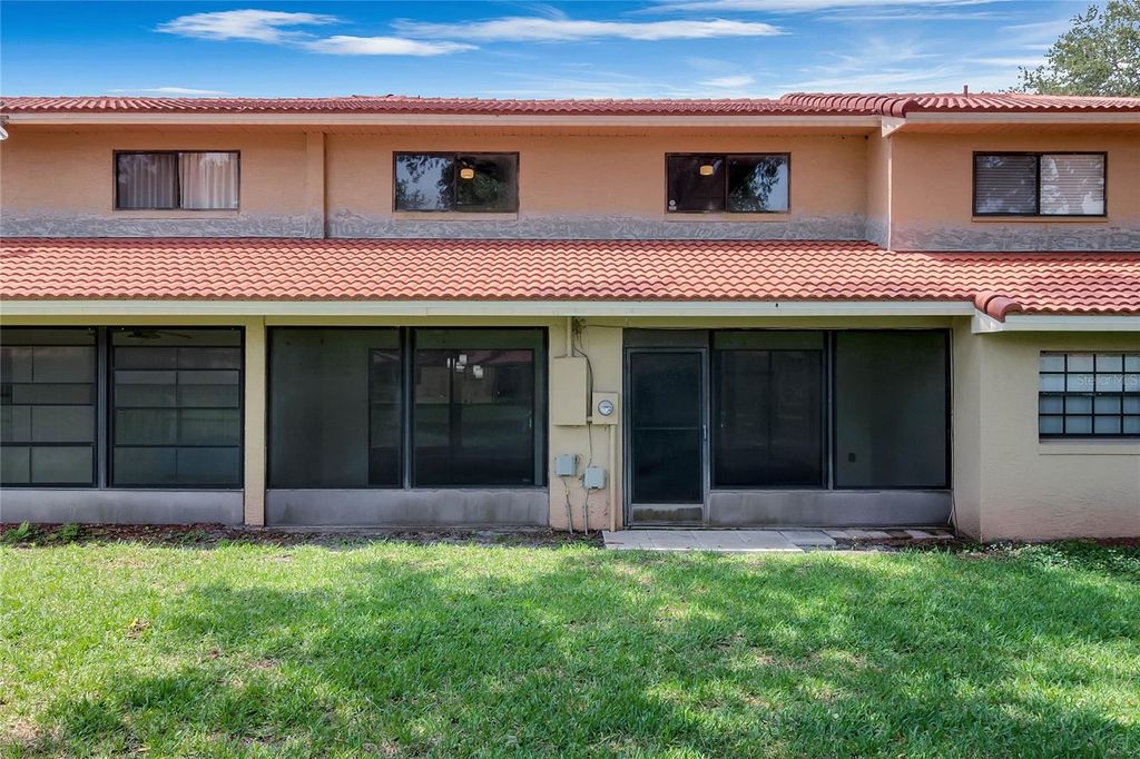 Image 17 of property listing at 8235 AMBROSE COVE WAY, Orlando, FL 32819