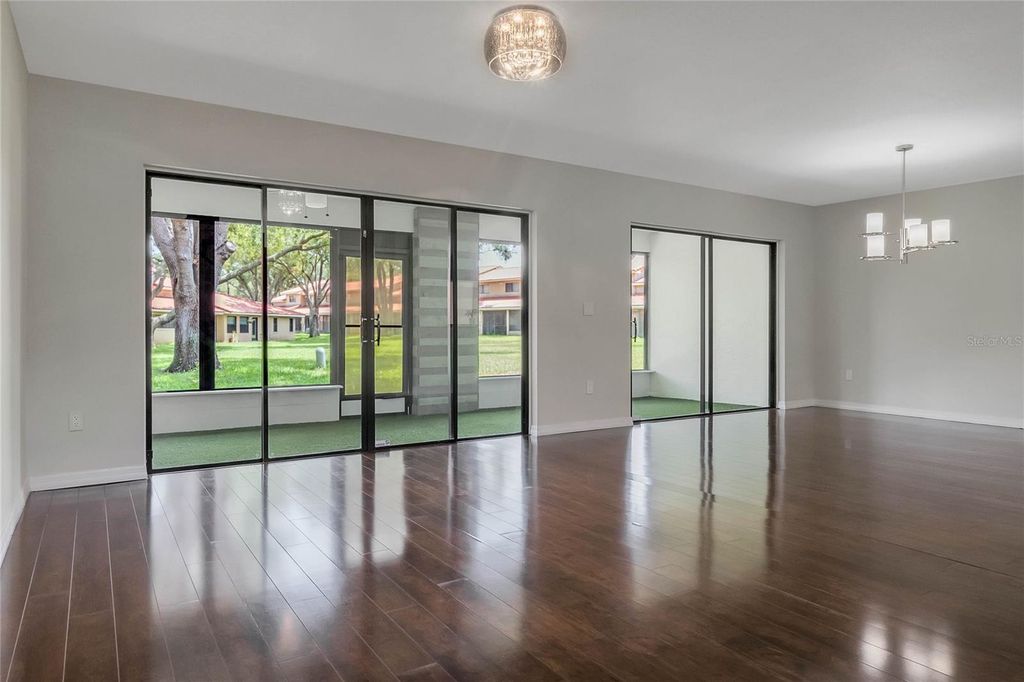 Image 4 of property listing at 8235 AMBROSE COVE WAY, Orlando, FL 32819