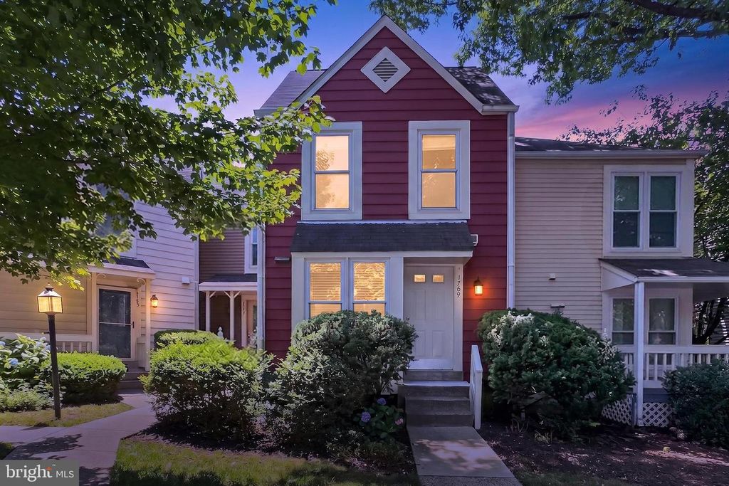 1769 WHISPERHILL DR, Reston, VA 20194