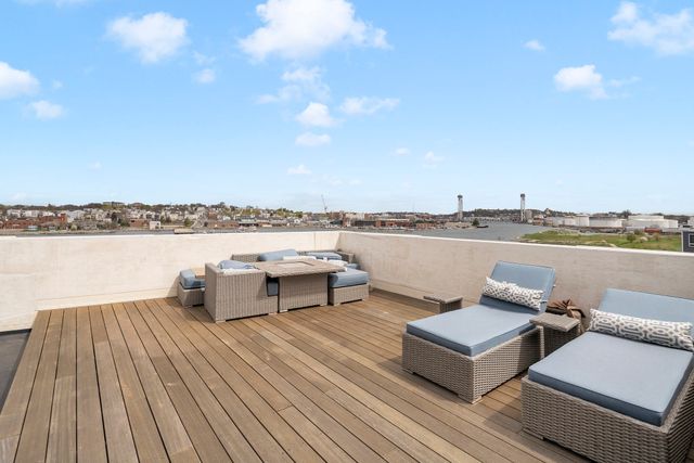 211 Condor 8, Boston, MA 02128