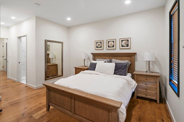 211 Condor 8, Boston, MA 02128