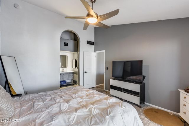 6534 W NORTH Lane, Glendale, AZ 85302