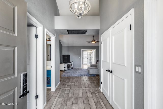 6534 W NORTH Lane, Glendale, AZ 85302