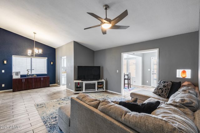 6534 W NORTH Lane, Glendale, AZ 85302