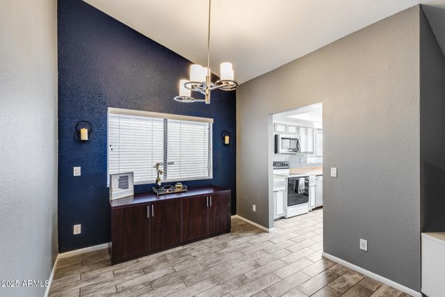 6534 W NORTH Lane, Glendale, AZ 85302