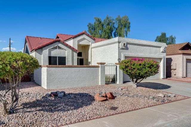 6534 W NORTH Lane, Glendale, AZ 85302