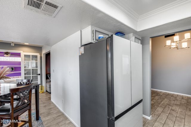 6534 W NORTH Lane, Glendale, AZ 85302