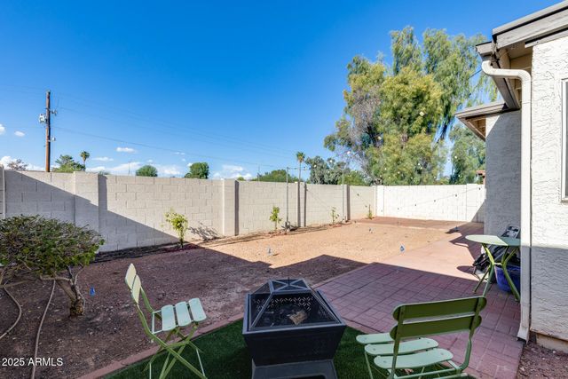 6534 W NORTH Lane, Glendale, AZ 85302