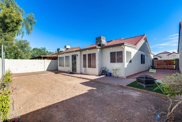 6534 W NORTH Lane, Glendale, AZ 85302
