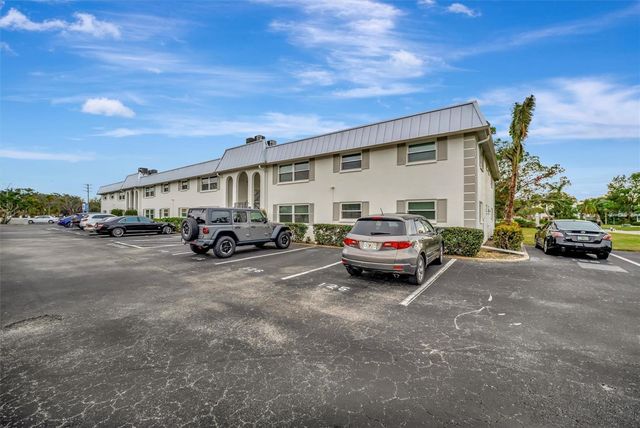 5800 HOLLYWOOD BOULEVARD 115, Sarasota, FL 34231