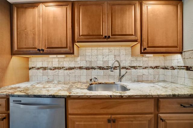 5800 HOLLYWOOD BOULEVARD 115, Sarasota, FL 34231