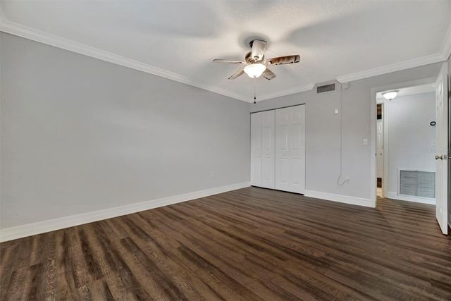 5800 HOLLYWOOD BOULEVARD 115, Sarasota, FL 34231