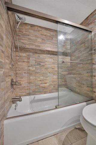 5800 HOLLYWOOD BOULEVARD 115, Sarasota, FL 34231