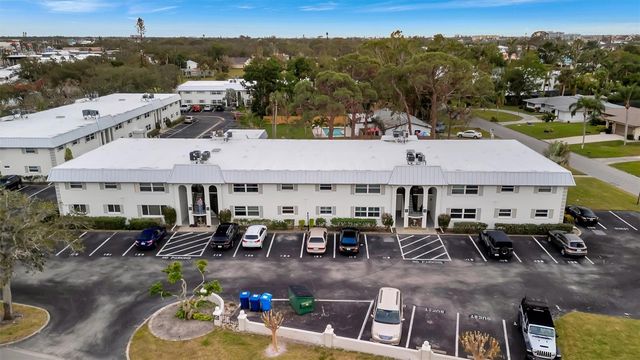 5800 HOLLYWOOD BOULEVARD 115, Sarasota, FL 34231